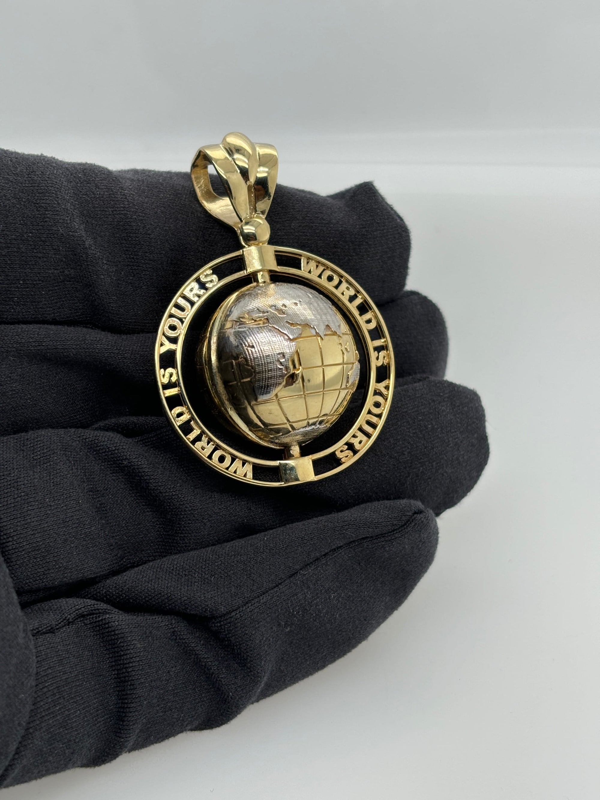 Pendentif Globe